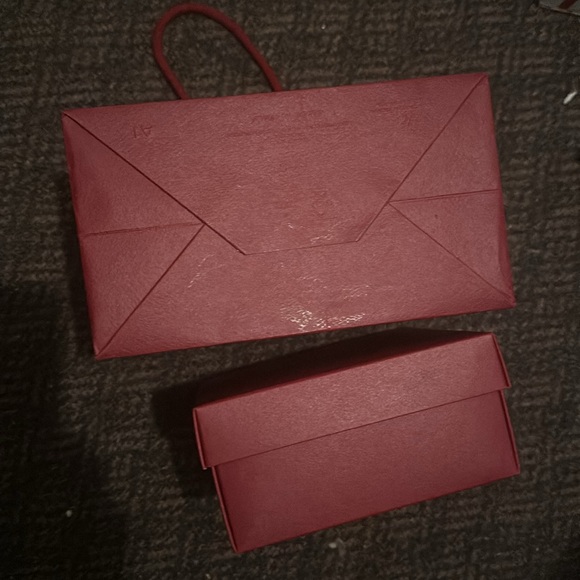 ferragamo paper gift bag and paper gift box excellent condition - Picture 3 of 4